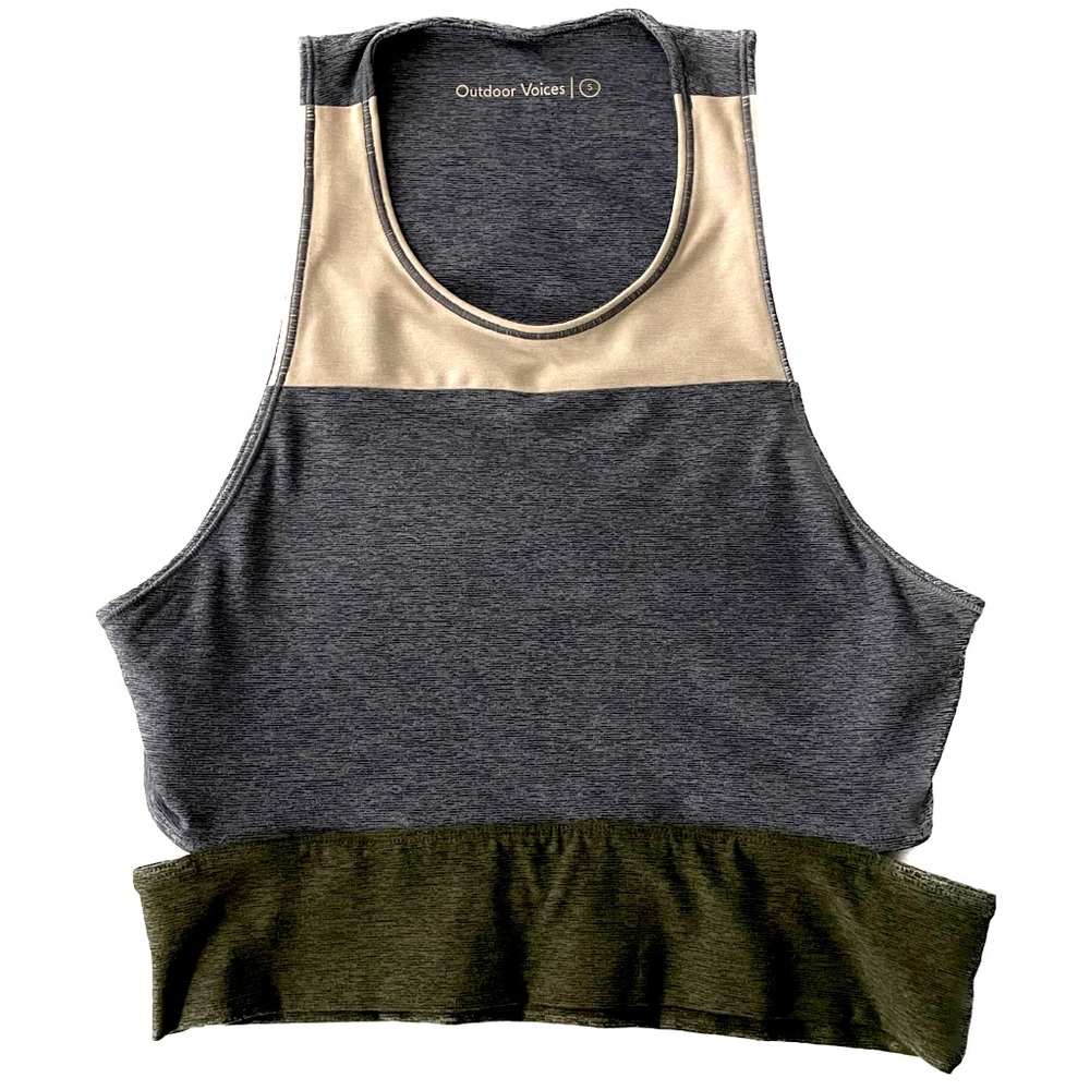💕 Women’s Outdoor Voices Slashback Crop sports bra top in excellent condition